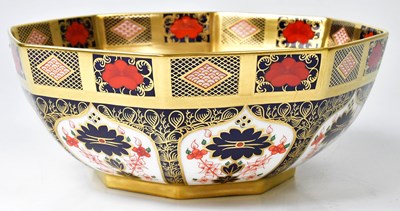 Lot 121 - ROYAL CROWN DERBY; an Imari pattern 1128 bowl...