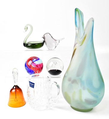 Lot 187 - A collection of various glass wares, including...