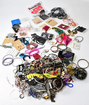 Lot 837 - A quantity of costume jewellery, to include...