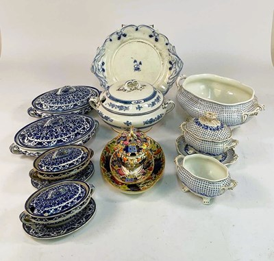 Lot 233 - A quantity of 19th century dinner serving ware,...