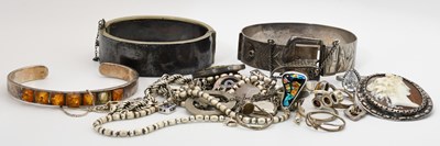 Lot 1562 - A small quantity of assorted 925 silver and...
