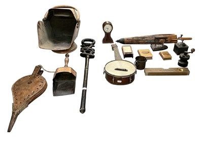 Lot 500 - A quantity of assorted metalware and...