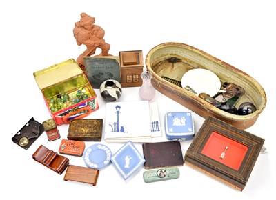 Lot 356 - A mixed group of collectors' items including...
