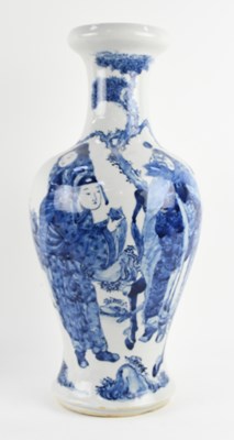 Lot 1008 - A good 19th century Chinese blue and white...