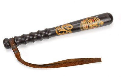 Lot 289 - A George V truncheon marked G R