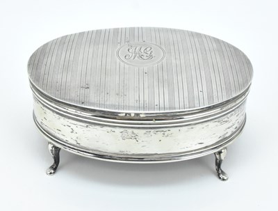 Lot 1309 - SYDNEY & CO; a George V hallmarked silver oval...