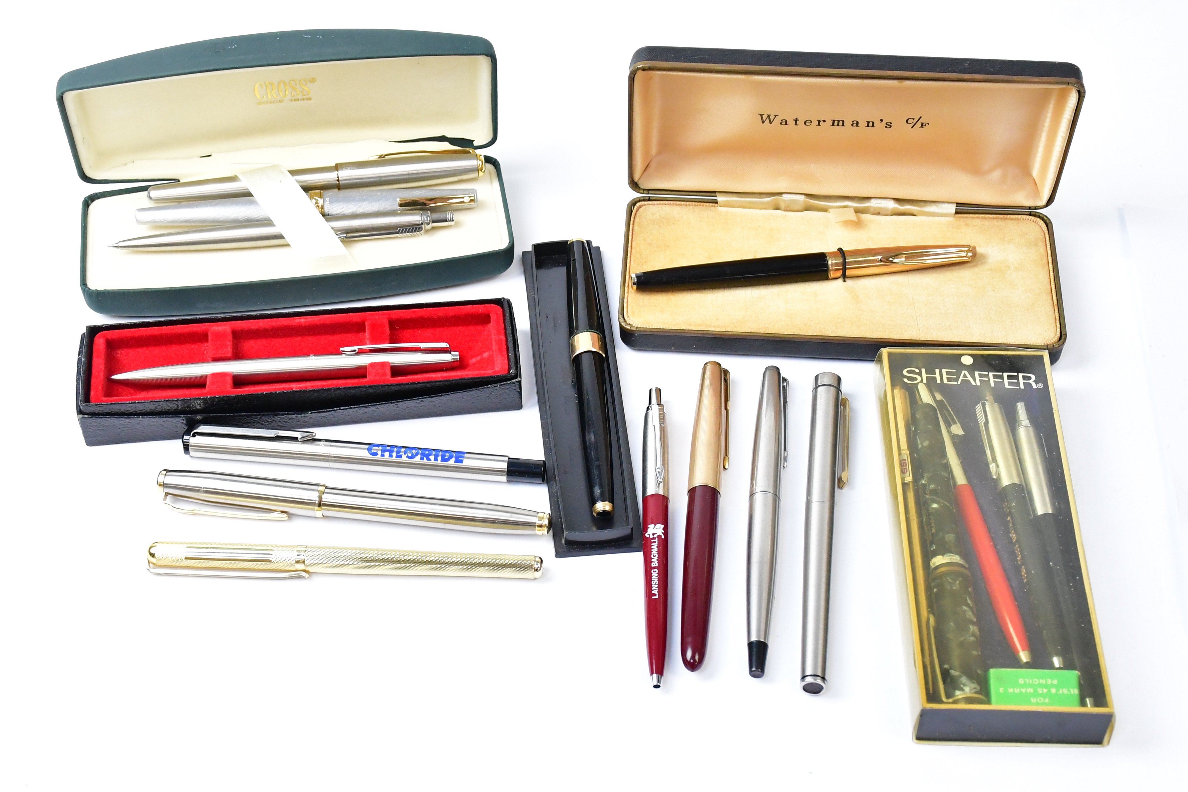 Lot 357 - A collection of fountain and other pens, to