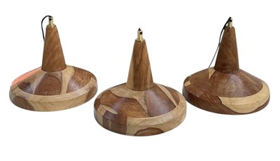 Lot 166 - A set of three good quality modern hand carved...