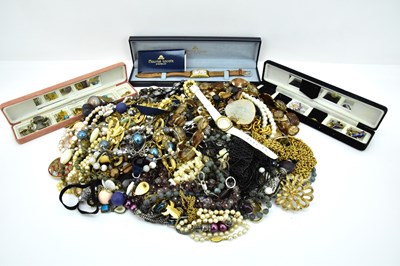 Lot 1581 - A good collection of modern vintage costume...