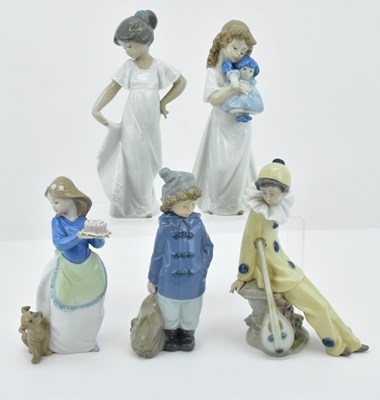 Lot 784 - NAO; five high gloss Spanish porcelain figures...