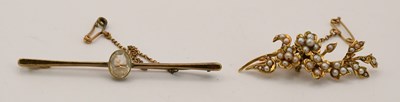 Lot 1521 - Two 15ct yellow gold bar brooches, one with...