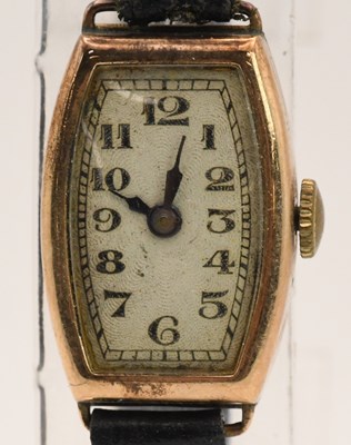 Lot 1835 - An early 20th century lady's 9ct yellow gold...