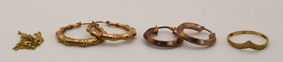 Lot 1339 - Various items of 9ct gold comprising a dainty...