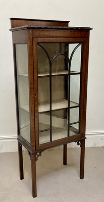 Lot 121 - An Edwardian mahogany display cabinet, with...
