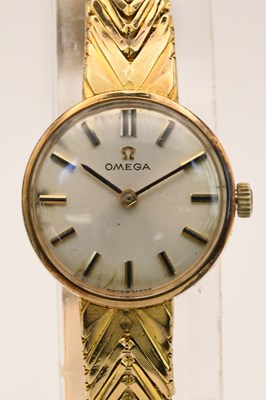 Lot 1784 - OMEGA; a vintage lady's 9ct yellow gold cased...