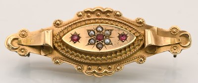 Lot 1524 - A Victorian 9ct yellow gold garnet and seed...