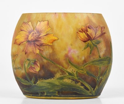 Lot 153 - DAUM NANCY; an Art Nouveau oval cameo glass...