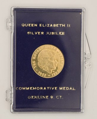 Lot 1746 - A Queen Elizabeth II Silver Jubilee 9ct yellow...