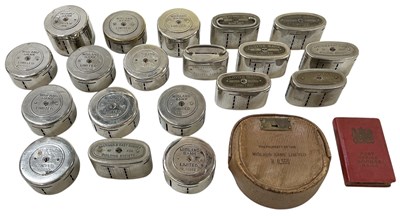Lot 407 - A collection of approximately twenty vintage...