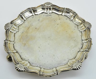 Lot 1142 - GEORGE WISH; a small Edwardian hallmarked...
