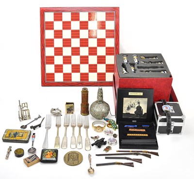 Lot 373 - A group of collectors' items including old...