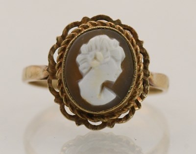 Lot 1444 - A 9ct yellow gold cameo ring, size K, approx 2....