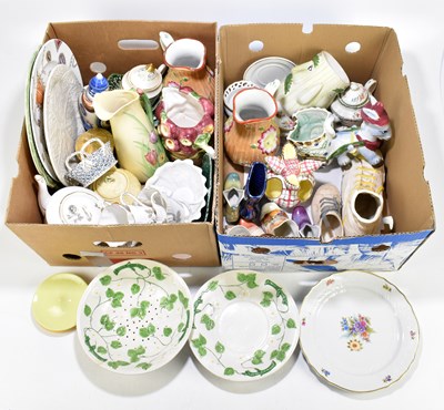 Lot 534 - A collection of assorted ceramics