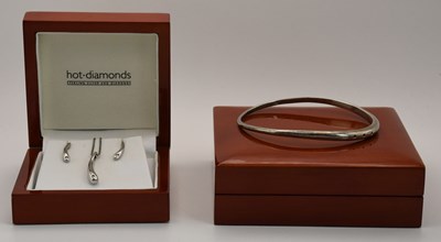 Lot 1566 - HOT DIAMONDS; a matching set of silver and...