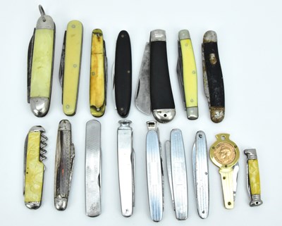 Lot 487 - Sixteen various pocket penknives, the smallest...