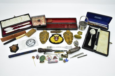 Lot 492 - Various mixed collectables including a Parker...