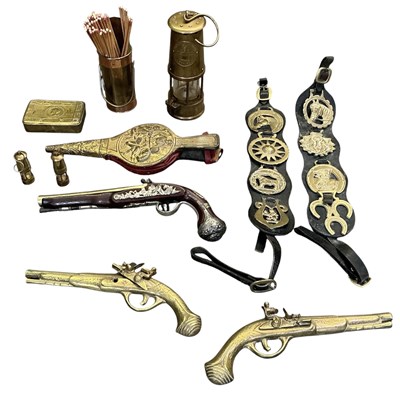 Lot 708 - A quantity of assorted metalware, including...