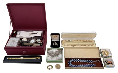 Lot 1569 - A small quantity of assorted costume jewellery...
