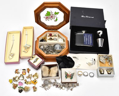 Lot 609 - A good collection of assorted costume...