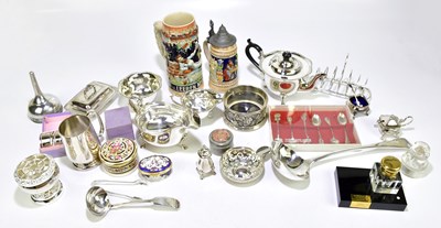 Lot 1019 - A cased set of 835 grade silver spoons with...