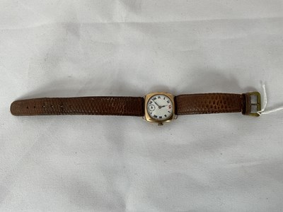 Lot 621 - A vintage 9ct gold cased Zenith wristwatch,...