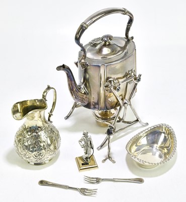 Lot 1026 - A small quantity of assorted silver plate to...