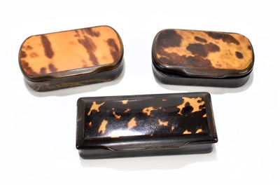 Lot 48 - Three Georgian horn and faux tortoiseshell snuff boxes