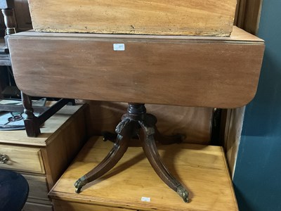 Lot 25 - A 19th century mahogany drop-leaf Pembroke...