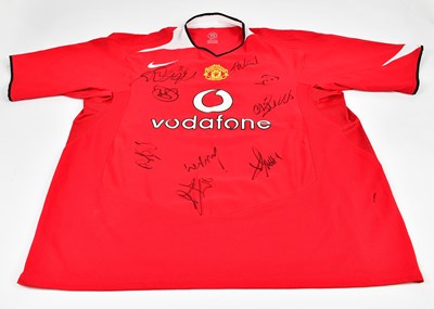Lot 5213 - MANCHESTER UNITED; a 2004/05 Nike replica...