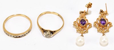 Lot 1254 - A 9ct yellow gold diamond solitaire ring