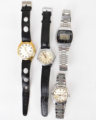 Lot 1430 - Four gentlemen's vintage wristwatches to...