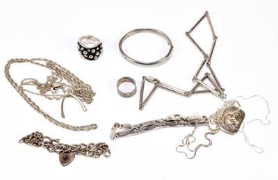 Lot 1268 - A collection of hallmarked silver and white metal jewellery