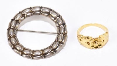 Lot 1244 - GEORG JENSEN; an 18ct yellow gold flower ring