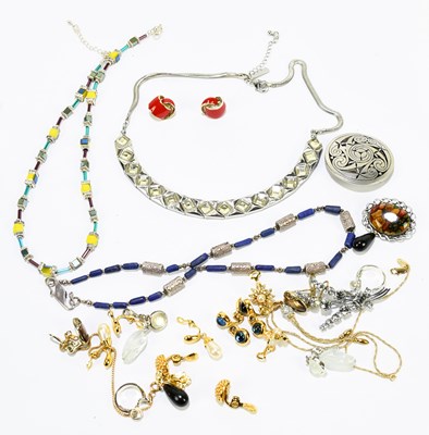 Lot 1280 - A small quantity of assorted costume jewellery
