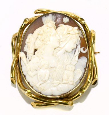 Lot 1218 - A Victorian yellow metal mounted cameo brooch