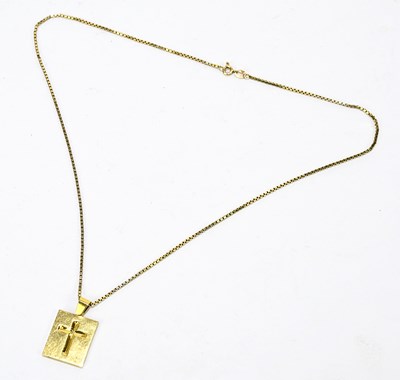Lot 1228 - A yellow metal box link necklace