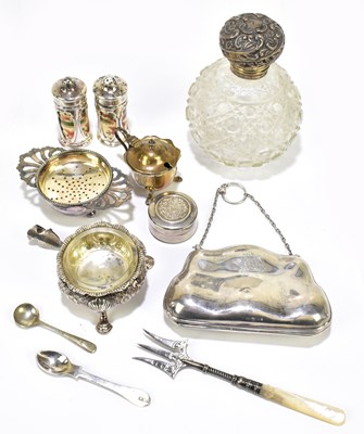 Lot 1114 - ROBERT HENNELL I; a George III hallmarked silver open salt