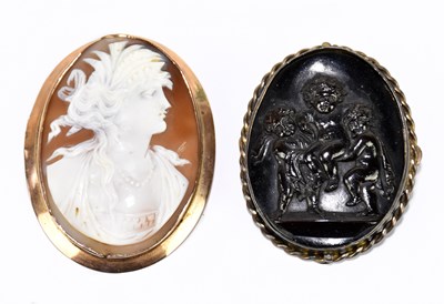 Lot 1223 - A yellow metal mounted cameo brooch
