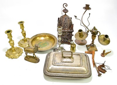 Lot 1158 - A small collection of metalware to include a...