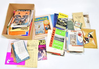 Lot 827 - A mixed collection of ephemera to include...